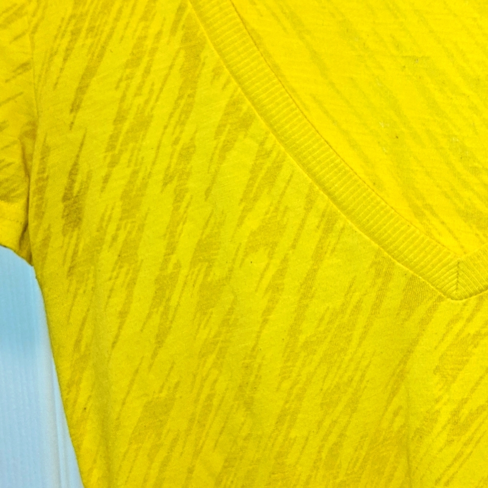 Bke Short Sleeved T-Shirt V-Neck - Picture 6 of 10